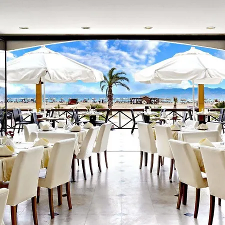 艾瓦勒克奇纳尔酒店 Ayvalı